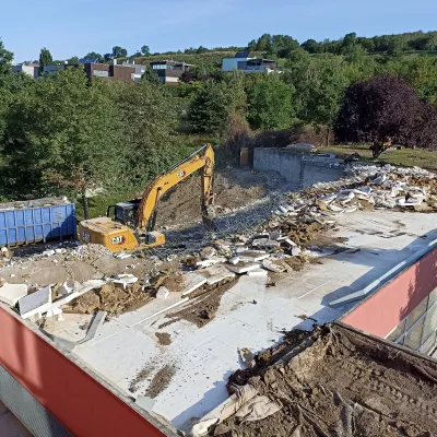 Demolice staré budovy mateřské školy je téměř dokončena